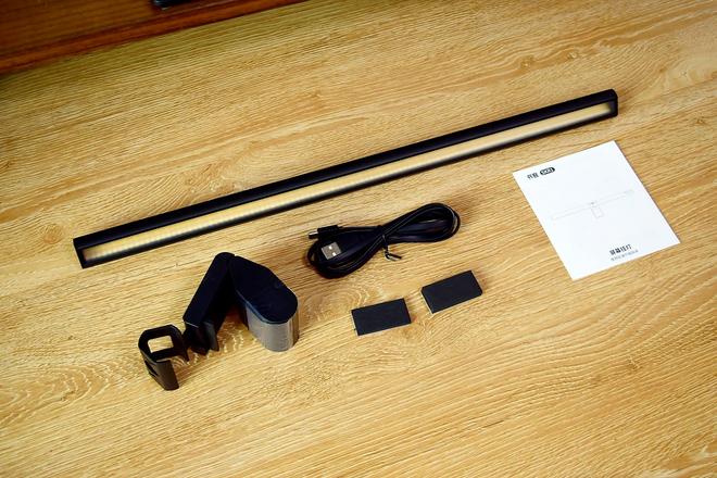 解锁护眼新科技！书客SKR1屏幕挂灯轻松解决桌面三大痛点问题！(图3)