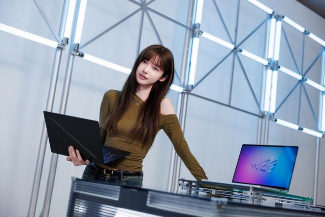 ROG幻14Air 2025：轻薄全能本界的时尚宠儿